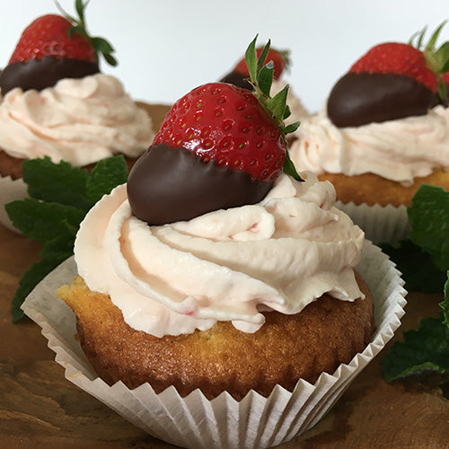 Holunder-Erdbeer Cupcake - Herrlich frisch und saftig